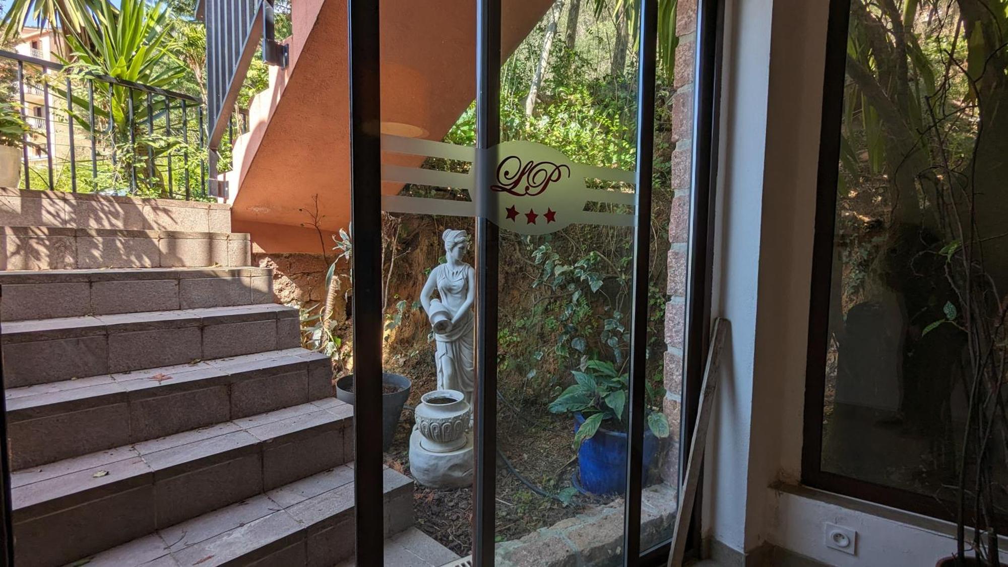 Le Porto T3 55M2 Vue Mer Immeuble Traditionnel En Pierre De Taille Avec Prestations Exceptionnelles Barbecue Ordinateur Videosurveillance Terrasse Panoramique المظهر الخارجي الصورة